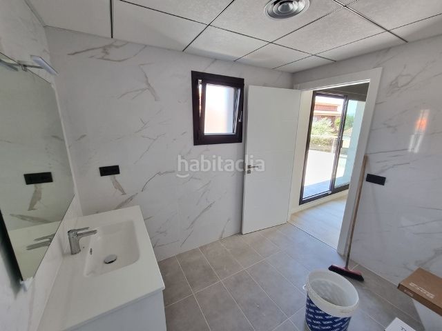 Foto 85fb4e32-9007-4ad1-a38d-0ecd300977ab. Casa adossada amb calefacció aparcament piscina a Cambrils