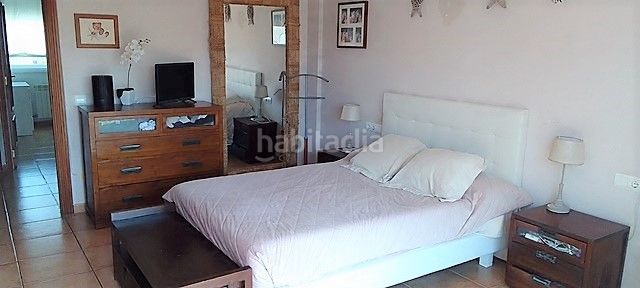 Foto 8774b27e-ad87-463b-9a5d-bc61e2da8cbb. Casa adossada amb aparcament a Els Ametllers Cambrils