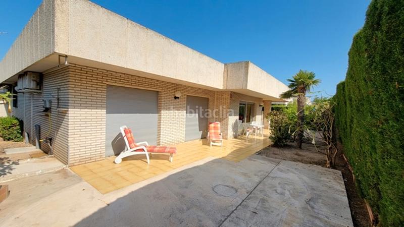 Foto c281d3e9-f015-49f6-bbc6-b4e8c919b14a. Chalet casa en planta baja ideal para gran familia en Cambrils