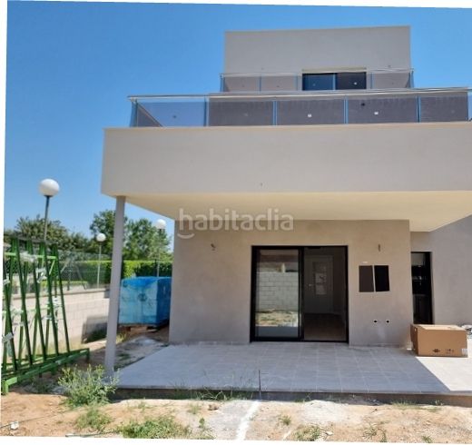 Foto 7c839971-8fe4-49a5-a69a-815757b8c149. Casa adossada amb calefacció aparcament a Jardins de Vilafortuny - Mas d'en Bosch Cambrils