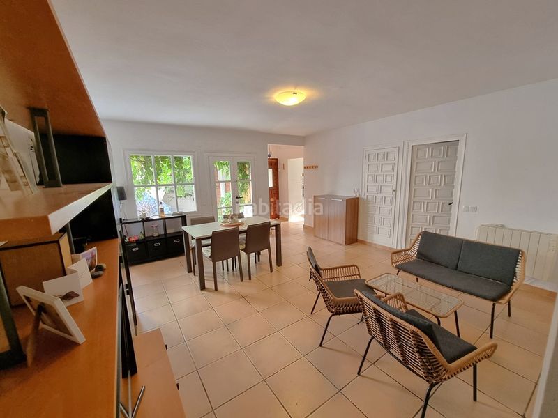 Foto a0f605f9-2050-4574-bda8-dda2c968d940. Casa adossada amb xemeneia aparcament a Vilafortuny Cambrils