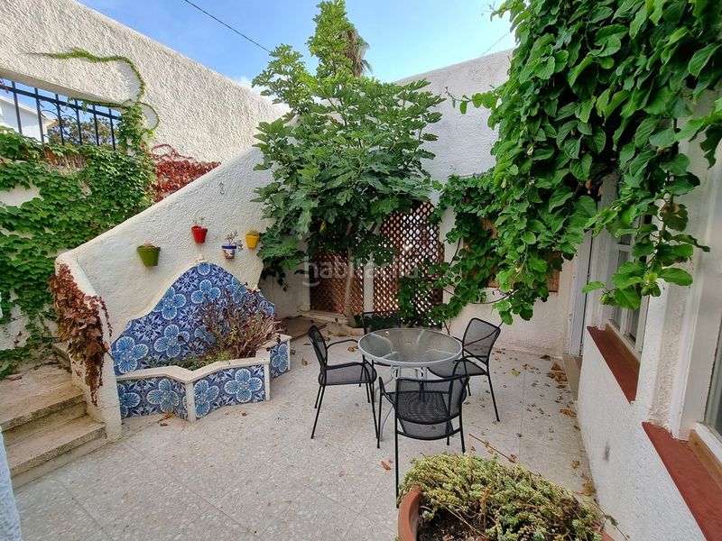 Foto d2390daa-3b83-4aba-b03a-d5a4aa1d3379. Casa adossada amb xemeneia aparcament a Vilafortuny Cambrils