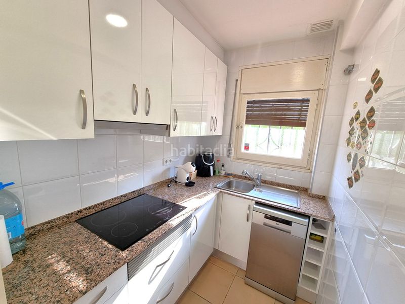 Foto e676b7b8-21be-4713-a464-265292d4967f. Casa adossada amb xemeneia aparcament a Vilafortuny Cambrils