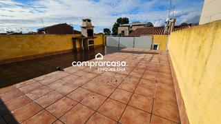 Casa  Calle sant marti de. Ideal ..... posibilidad..  2 viviendas en  un solo terreno !!
