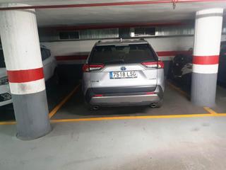 Miete Autoparkplatz in Calle municipi 18. Coche grande y 2 motos