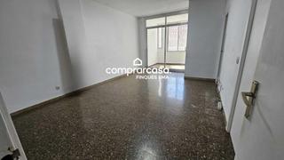Piso  Calle ferrocarrils catalans. 100 financiacion  no le cobramos nada .