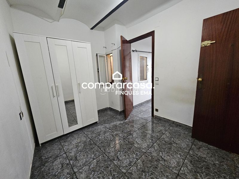 Foto 70ac64ea-2fb0-4559-9cc5-ff83b0b9f9e1. Estudi a Roquetes Barcelona