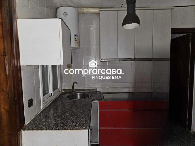 Foto 819c6883-00f4-414b-b6a8-9387242904fa. Estudi a Roquetes Barcelona