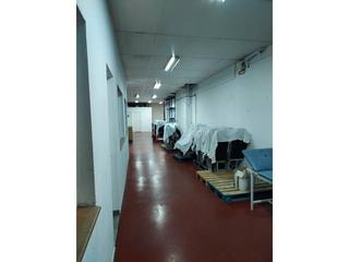 Local Comercial a Carrer de les roses 44. Almacn local con oficinas   en venta