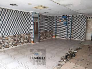 Lloguer Local Comercial a Avinguda d'artesa 62. Local planta baja