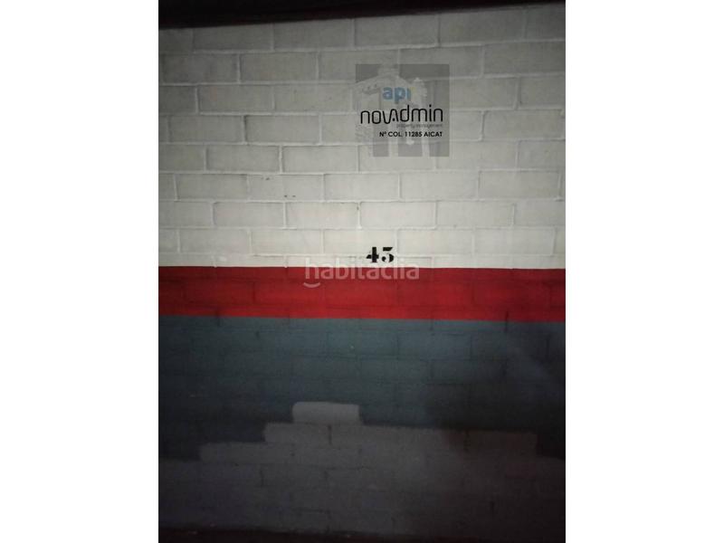 Foto dbcf34b9-b4fe-4f6b-aaa0-96cc3e988b2d. Parking coche en carrer col·legi 46 2 plazas de garaje en Lleida