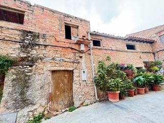 Casa a Carrer de trullet 15. Casa para reformar en la torre de l'espanyol