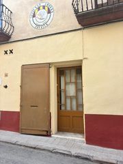 Miete Geschäftsraum in Carrer sant blai 14. Local en alquiler situado en tivissa