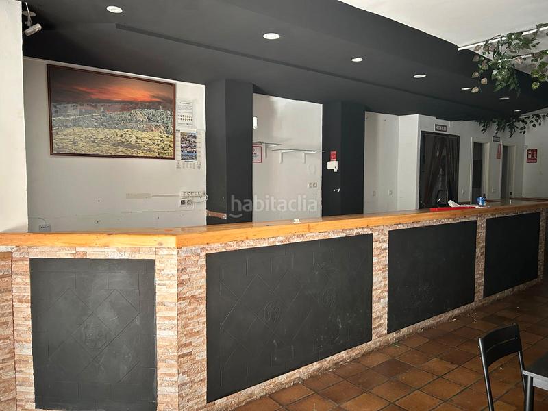 Foto 55186ea0-2cc7-46b8-be00-aa9cf3f0cad0. Local comercial en Peñamefecit - Avda Barcelona Jaén