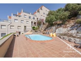 Pis  Cova fumada. Espectacular piso en les botigues de sitges con vistas al mar
