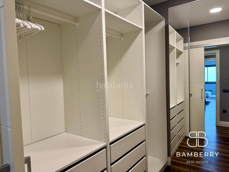 Foto 0bac8998-8806-4b54-b8a9-2e4526c5703b. Casa con parcheggio in Montmar Castelldefels