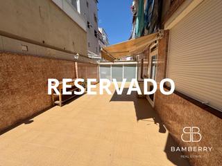 Appartement à Can Vinader. Planta baja con gran terraza en castelldefels