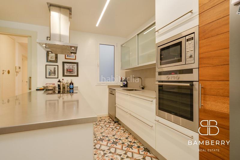 Foto e9dec7fe-b98f-425e-a346-dd90a8376270. Piso residencia modernista rehabilitada con elegancia clásica y confort contemporáneo en lesquerra de leixample en Barcelona