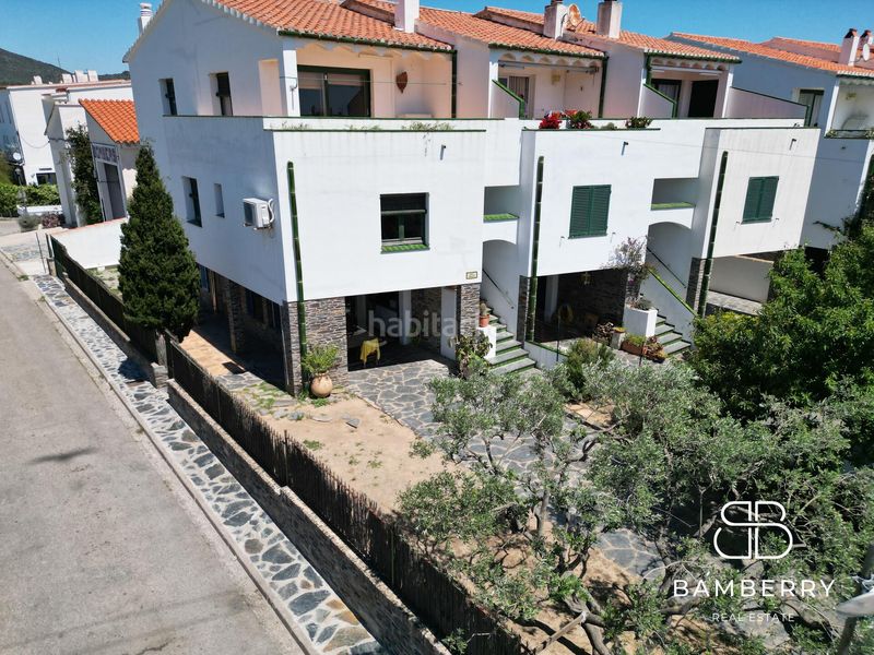 Foto 24db1d50-70fc-44b4-8606-3fc9654c490b. Casa adossada a Cadaqués