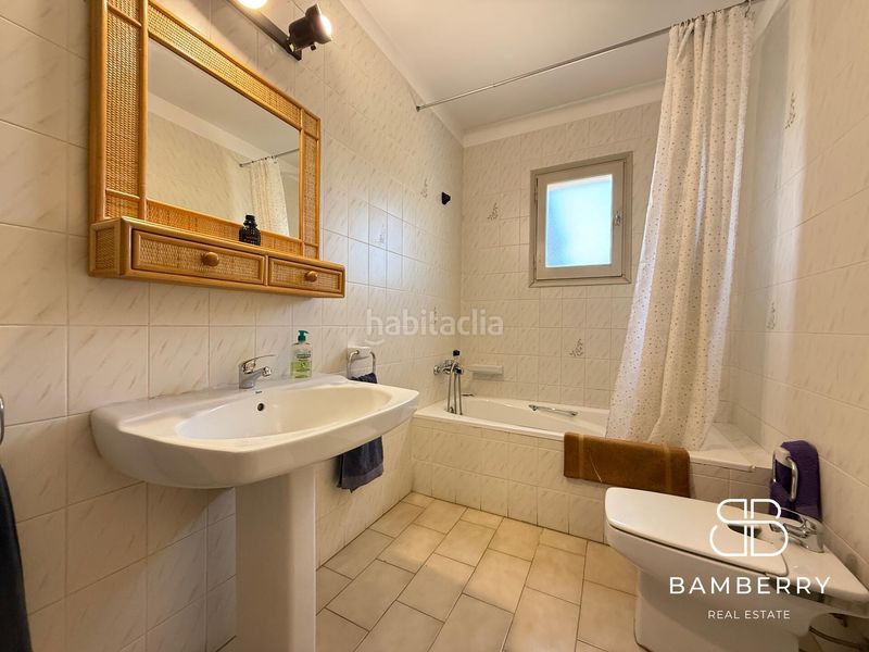Foto 49859893-af67-4d9f-bd0e-a44eb29757f3. Casa adossada a Cadaqués