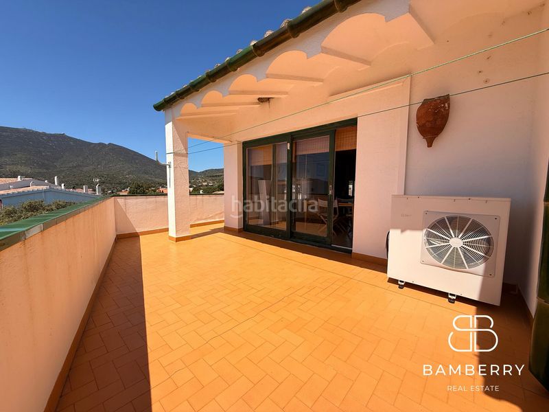 Foto 690f9318-f4e2-49d7-a0ff-74814c65b4ff. Casa adossada a Cadaqués