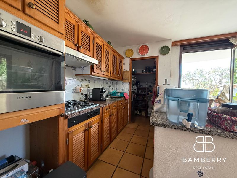 Foto bc693b66-0f01-4efd-aa0c-ecdb680fbf7f. Casa adossada a Cadaqués