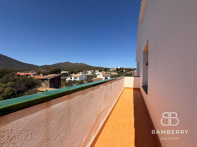 Foto de2eb1c5-f85b-4b1a-b4ff-db21ea1375c0. Casa adossada a Cadaqués