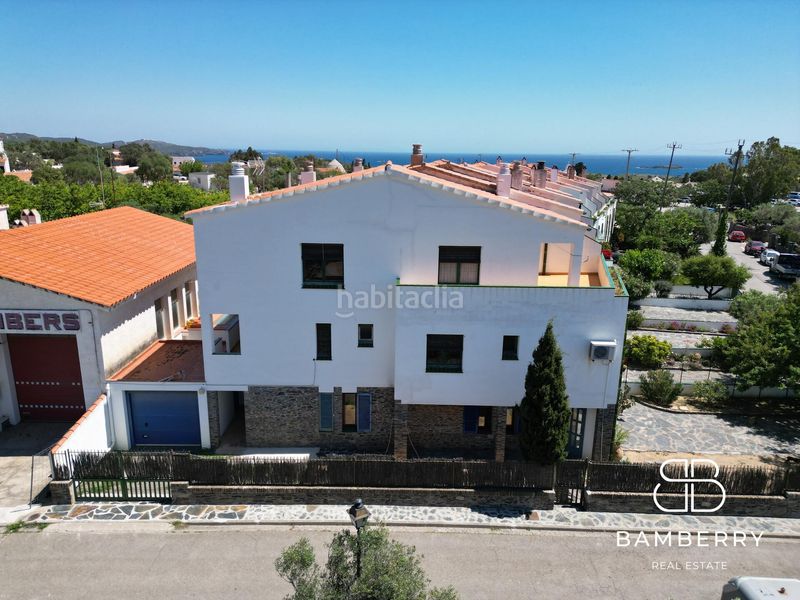 Foto fb7a49e5-66fe-45b3-b953-631306f30833. Casa adossada a Cadaqués