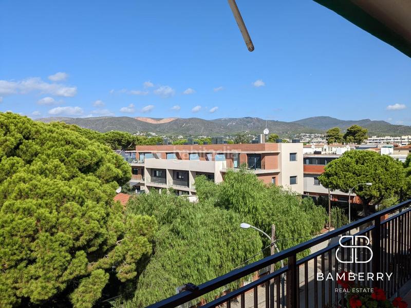 Foto 139e1168-253b-4776-83d5-5f72b1c659cf. Piso espectacular piso esquinero con vistas al mar y montaña totalmente reformado en Castelldefels