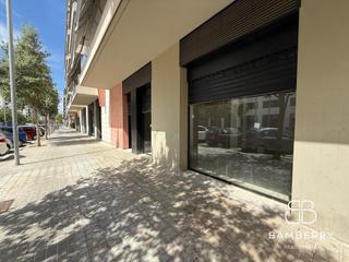 Location Local commercial à Port. Local diáfano de 84 m en planta baja