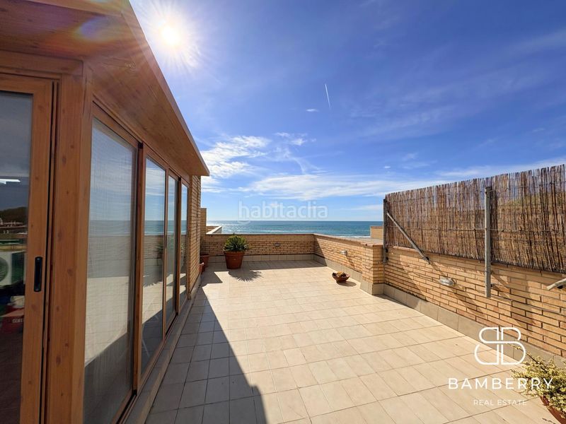 Foto fa746c34-95a4-46f4-8683-3d04b68474fe. Àtic amb calefacció piscina a Lluminetes Castelldefels