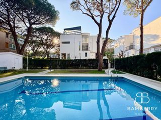Haus  Palafrugell. Casa en venta en gavà mar a 1 minuto a pie de la playa