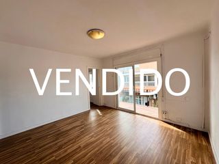 Etagenwohnung  Pilar. Piso luminoso con terraza en premià de mar, cerca de barcelona