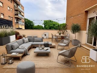 Pis a Centre. Piso con un espectacular patio privado de 68 m2 en el centro de