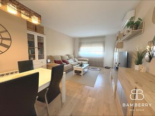 Pis a Centre. Piso reformado con patio privado de 23 m2 en el centro de sant j