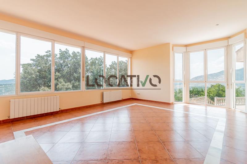 Foto 53d3c071-2b10-4aae-8e95-f02ed35acb48. Casa con riscaldamento in Robledo de Chavela