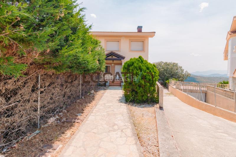 Foto 9e4a013b-ecd4-4a53-9be3-e94a86b7739e. Casa con riscaldamento in Robledo de Chavela