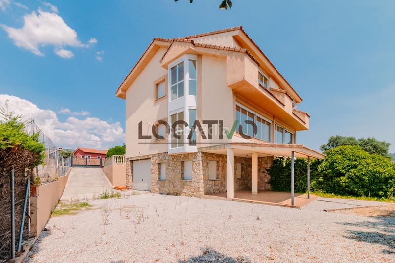 Foto aa3d022f-9b64-46d5-952e-51a740fc6d01. Casa con riscaldamento in Robledo de Chavela