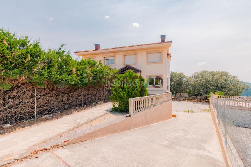 Foto cdb93318-a8d0-4368-9428-ddb1fa904706. Casa con riscaldamento in Robledo de Chavela