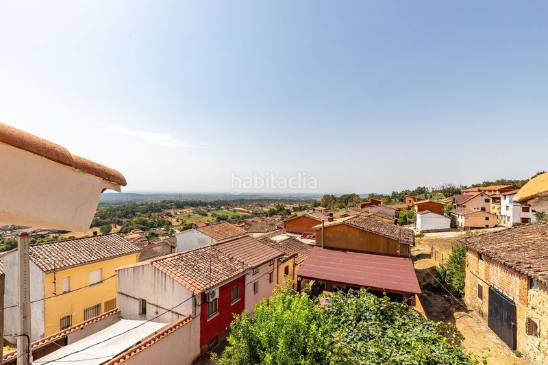 Foto 8d6a68b2-2752-4033-93cd-61c1e4ec5f5d. Casa amb aparcament a Madrigal de la Vera