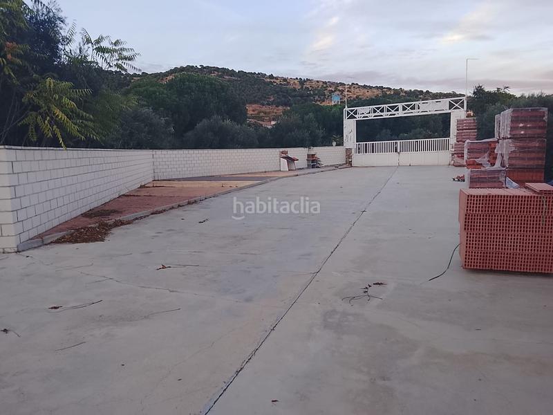 Foto cb822f5e-0a65-4812-a7a4-100d7aaf21a4. Nave industrial en Hoyo de Pinares (El)