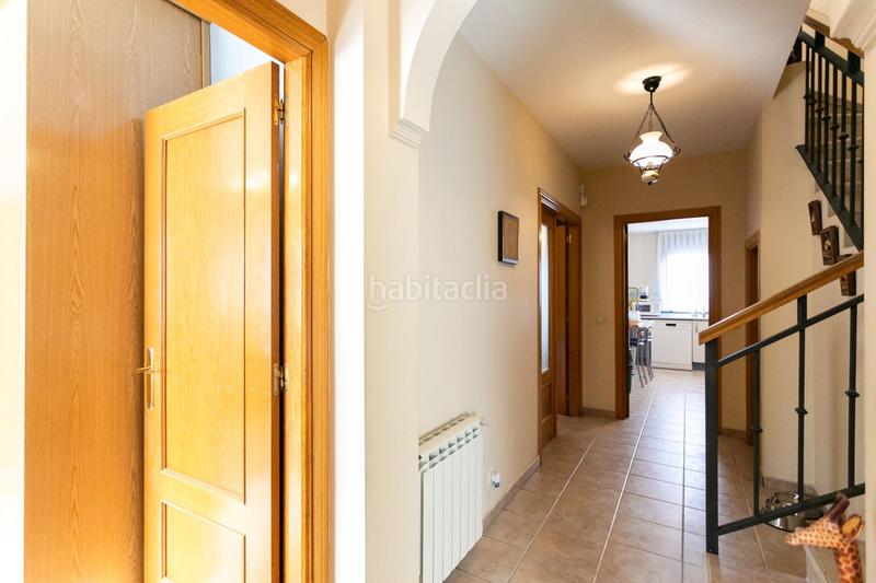 Foto e56756e3-5e88-4389-bef2-8d5d63834838. Casa adosada en Quijorna