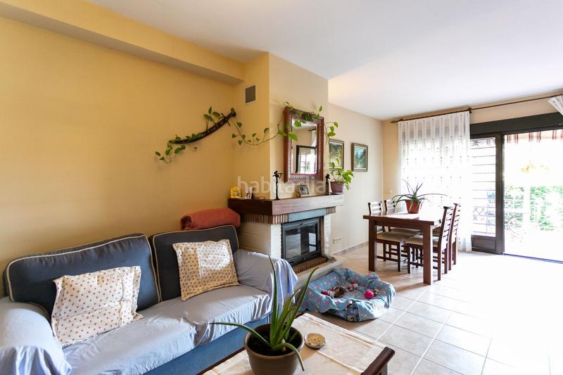 Foto 06b3289f-f4eb-4643-ac76-f20c7a6280c8. Casa adossada amb calefacció piscina a Quijorna