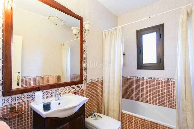 Foto f25353c4-bf5f-4b9f-b7bd-d44297c20123. Casa amb calefacció piscina a Robledo de Chavela