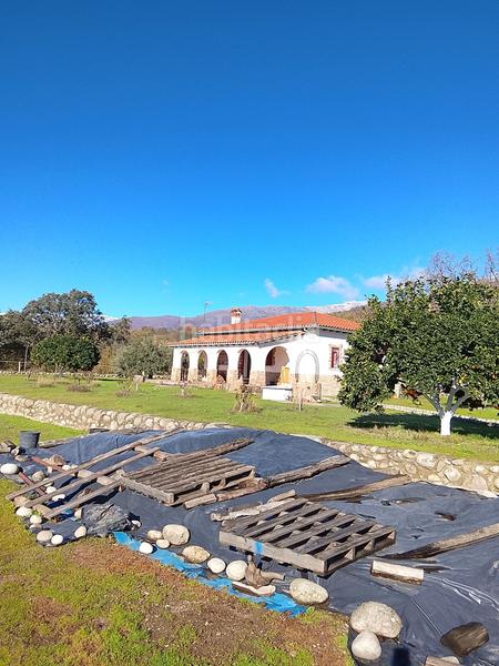 Foto b0cf5264-16c1-4089-ac20-46e87d264a11. Finca rústica en Candeleda