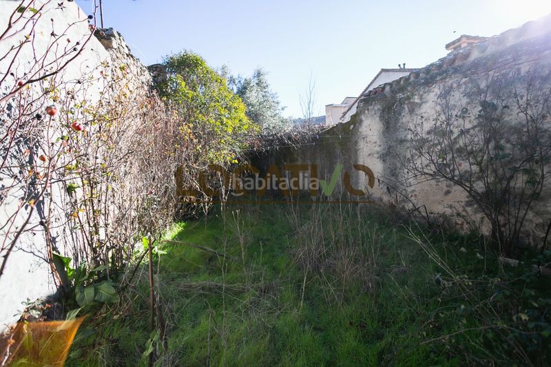 Foto f6c7ec6c-80b9-4f6a-9bfd-6a8250142b1c. Masia a Robledo de Chavela