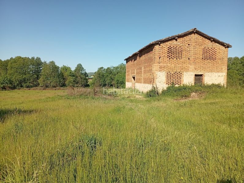 Foto d7454cd4-ad28-4cff-a673-e2fdfad80043. Finca rústica a Talaveruela de la Vera