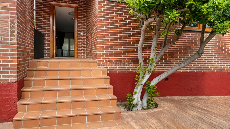 Foto 7f9b07f3-a746-457d-ab87-64022bc842e6. Casa adossada amb calefacció aparcament piscina a Galapagar