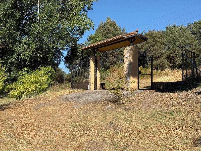 Foto e0db4413-ce19-44f3-b269-b04b8903f5c7. Finca rústica a Candeleda