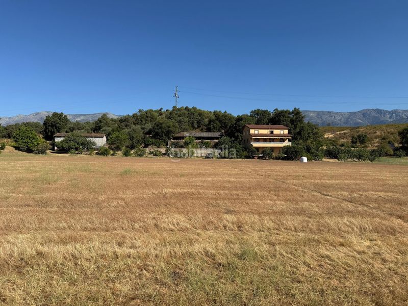 Foto f3ebda86-5424-48a0-af03-8bd9bf664d38. Finca rústica a Candeleda